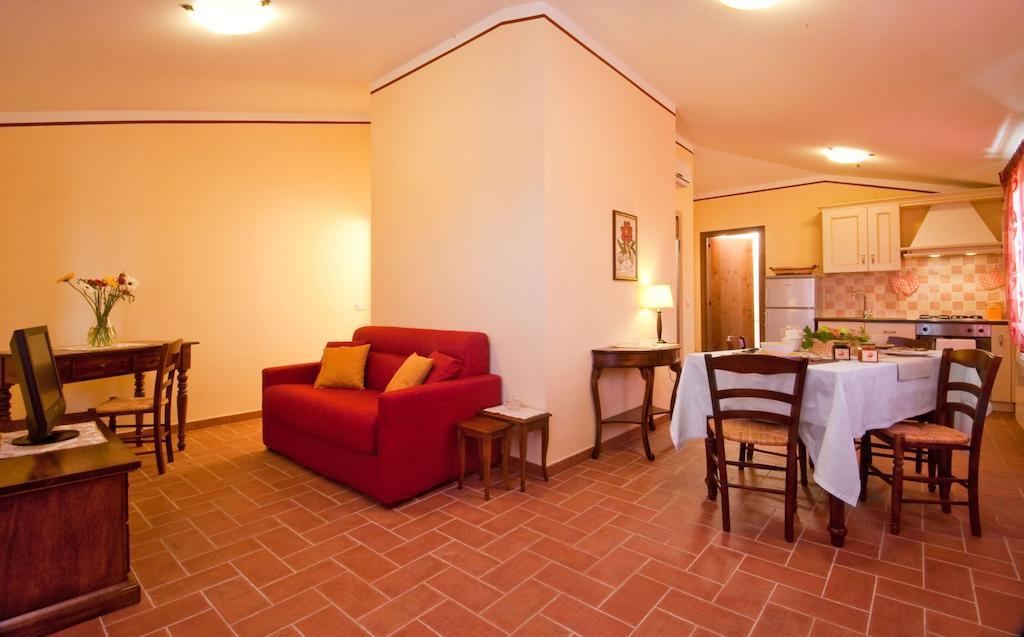 Il Borgo Sul Lago Monte del Lago Chambre photo